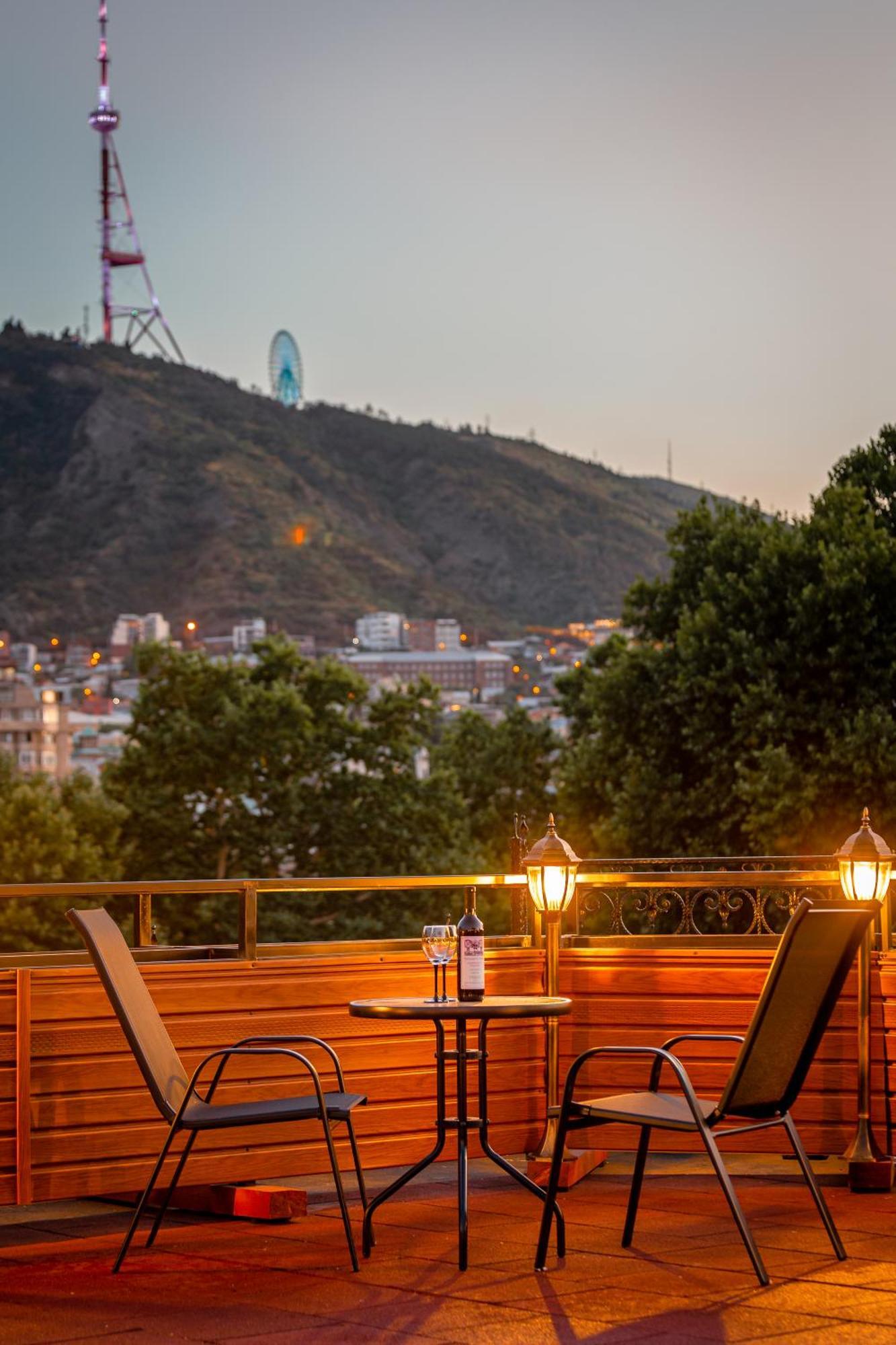 Monument1880 Hotel Tbilisi Bagian luar foto